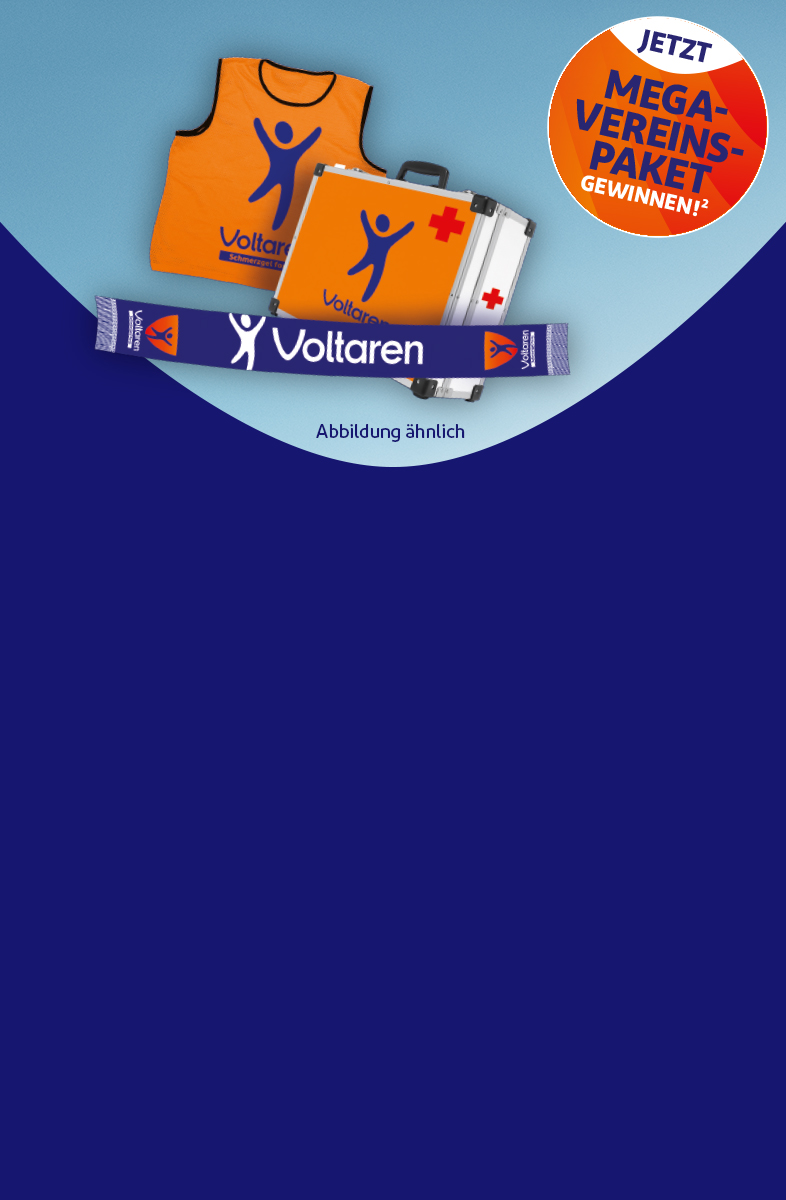 Orange Trainingsweste, Erste-Hilfe-Koffer und blauer Voltaren-Schal vor hellem Hintergrund; daneben ein orangefarbener Kreis mit der Aufschrift 'Jetzt Mega-Vereinspaket gewinnen